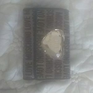 Love moschino wallet